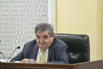 Buenos Aires, Argentina.- En las fotos tomadas el 19 de febrero del 2024, en los Tribunales de la Ciudad de Buenos Aires, continúa el juicio contra el empresario, exsenador y tres veces gobernador de Tucumán, José Alperovich, acusado de nueve delitos contra la integridad sexual en perjuicio de su sobrina y exempleada. Cinco testigos que declararon en el juicio oral y público apoyaron la acusación contra Alperovich.