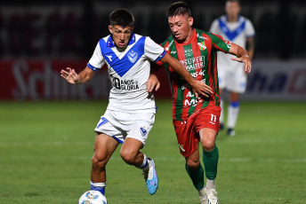 Buenos Aires, Argentina.- In the photos taken on February 21, 2024, during the match between Vélez and Sportivo Las Parejas for the 32nd round of the Argentine Cup, at the Platense stadium. Vélez beat Sportivo Las Parejas de Santa Fe 2 to 1. Abiel Osorio and Claudio Aquino scored the goals for the Liniers team.