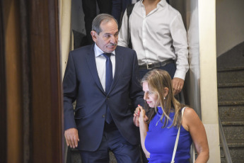 Buenos Aires, Argentina.- In the photos taken on February 5, 2024, the former senator and three-time governor of Tucumán, José Alperovich (left), during the trial in which he is accused of different acts of sexual abuse reported by the niece and employee of the. The former president faces a sentence of up to 15 years in prison in a trial that will last several months, with the testimony of more than 80 witnesses. The next hearing will be on February 15.