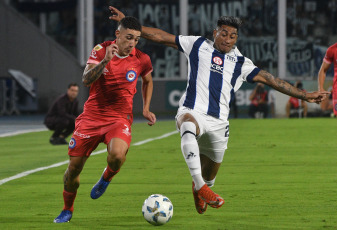 Buenos Aires, Argentina.- In the photos taken on February 15, 2024, during the match between Talleres de Córdoba and Argentinos Juniors, in a match valid for the fifth date of Zone B of the Professional League Cup at the Stadium Mario Alberto Kempes. Talleres Córdoba beat Argentinos Juniors 2-1 at home. For Talleres Córdoba the goals were scored by Juan Rodríguez (at 83 minutes) and Federico Girotti (at 87 minutes). For Argentinos Juniors the goal was scored by Leonardo Heredia (at 29 minutes).