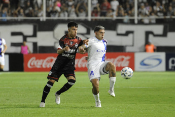 Santiago de Estero, Argentina.- In the photos taken on February 2, 2024, during the match between Central Córdoba and Godoy Cruz, for the 2024 LPF Cup at the Alfredo Terrera stadium. Godoy Cruz de Mendoza achieved his second win in a row after beating Central Córdoba, from Santiago del Estero, 2-0 as a visitor.