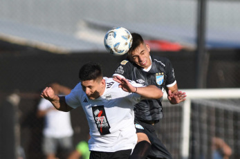 Buenos Aires, Argentina.- In the photos taken on February 19, 2024, Deportivo Riestra and Atlético Tucumán faced each other for the sixth date of the Professional League Cup (LPF) at the Bajo Flores club stadium. Deportivo Riestra achieved its historic first victory in the Professional League Cup by beating Atlético Tucumán 1-0, with the goal of its captain Milton Céliz, its rival, who has not yet won so far in the tournament.