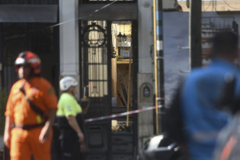 Buenos Aires, Argentina.- In the photos taken on February 8, 2024, they show the construction site that collapsed in Caballito, Buenos Aires. A woman died after the collapse, while she continued the search through the rubble for her partner. In addition, seven people were rescued by SAME and fire personnel, the City Police reported.