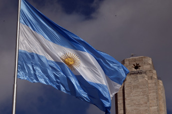 Rosario, Argentina.- In the photos taken on February 27, 2024, Mayor Pablo Javkin led the act of commemoration of the 212th anniversary of the first raising of the National Flag, raised for the first time in Rosario, on the banks of the Paraná River by General Manuel Belgrano.