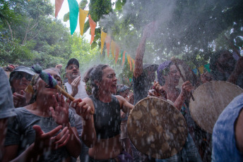 La Rioja, Argentina.- In photos taken on February 12, 2024, people enjoy carnivals around the country. Traditions, music and dance attract tourists in many cities in Argentina, as a transcendental event in the annual tourist calendar, special for a long weekend that includes Monday and Tuesday.