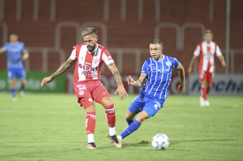 Mendoza, Argentina.- In the photos taken on February 13, 2024, during the match between Godoy Cruz and Unión de Santa Fe, for the fifth date of Zone B of the tournament at the Malvinas Argentina stadium. Godoy Cruz de Mendoza drew a goalless draw at home against Unión de Santa Fe and is the leader of Zone B of the Cup.