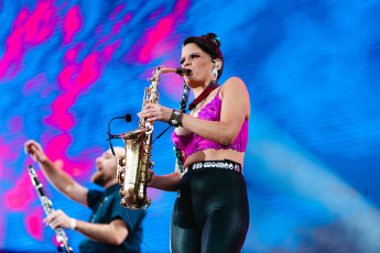 Neuquén, Argentina.- In the photos taken on February 12, 2024, nearly 300 thousand spectators attend the eleventh edition of the National Confluencia Festival, in Neuquén, with artists such as the rapper Dillom and the cumbia band La Delio Valdez (photo).