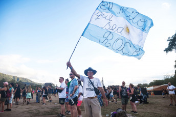 Córdoba, Argentina.- In the photo taken on February 10, 2024, the Cosquín Rock 2024 concludes this Sunday, February 11 at the Santa María de Punilla airfield in Córdoba. It is a festival that today is considered a summer classic, since more than 20 years ago brings together the biggest music stars in the country. This 2024 is no exception, since it will feature more than 100 national and international artists of different musical genres. Some of those who will participate in this edition are Babasonicos, Ciro and Los Persas, Divididos, Las Pelotas, Duki, Lali, Milo J, Miranda! , Molotov, Skay and the Fakires, Slash ft. Myles Kennedy & The Conspirators, Steve Aoki, and Tiago PZK.