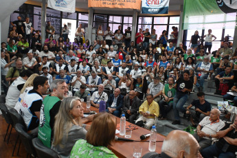 Buenos Aires, Argentina.- In the photos taken on February 15, 2024, the Front of State Unions (FSE), which represents twenty union organizations, held its first plenary session since its new formation, to analyze the labor situation and salary of companies in the sector, and announced a "national day of struggle", which will result in a couple of activities, for the "last week of February", union sources reported.