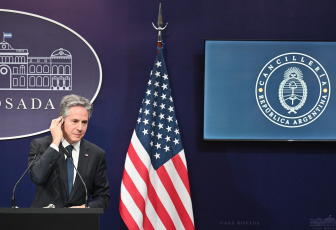 Buenos Aires, Argentina.- In photos taken on February 23, 2024, the Secretary of State of the United States, Anthony Blinken (photo), held a joint press conference with his counterpart, Diana Mondino, at the Casa Rosada in Buenos Aires. Aires. Blinken assured that Argentina "can count" on the United States to stabilize its economy. Furthermore, he stressed that the United States represents the country with the greatest foreign investment in the South American country and expressed his desire to maintain it.