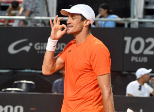 Córdoba, Argentina.- In the photo taken on February 10, 2024, the Argentines Facundo Bagnis (200) and Federico Coria (95) met. The win was for Bagnis 6/3 and 7/5, in 1 hour and 11 minutes of play.