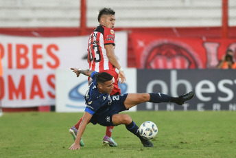 Buenos Aires, Argentina.- In the photos taken on February 19, 2024, Barracas Central reached Talleres, for the 6th tournament of Argentina - Copa LPF 2024 at the Estadio Tomás Ducó. Barracas won 2-1 at Talleres. The party goles for the local players Marco Iacobellis (1' 1T) and Maximiliano Zalazar (4' 2T). Just like the visitor's goal is Gastón Benavídez (31' 1T).