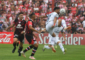 Córdoba, Argentina.- In the photos taken on February 18, 2024, Instituto vs. Independiente, in the game 6 in the Copa de la Liga in the Monumental of Alta Córdoba. Independente won 2-0 at Instituto. Then Gabriel Neves inaugurated the marker at the 25th minute of the first half. More late, in minute 31 of the stage, Lucas González increased the wind, securing the victory of Independence.