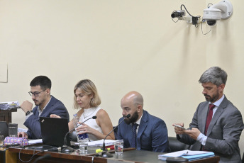 Buenos Aires, Argentina.- En las fotos tomadas el 19 de febrero del 2024, en los Tribunales de la Ciudad de Buenos Aires, continúa el juicio contra el empresario, exsenador y tres veces gobernador de Tucumán, José Alperovich, acusado de nueve delitos contra la integridad sexual en perjuicio de su sobrina y exempleada. Cinco testigos que declararon en el juicio oral y público apoyaron la acusación contra Alperovich.