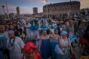 Mar del Plata, Argentina.- In the photos taken on February 4, 2024, a crowd participates in the cultural and religious religious festival on the Mar del Plata coast to honor Mother Iemanjá and celebrate the 40 years of its celebration in this city, in addition to the 25 consecutive ones at Playa Popular II. Like every first Sunday in February and with an attendance estimated at more than 15 thousand people, Mar del Plata was the scene of the celebration that honors the Africanist orixá and honors culture and Diversity.