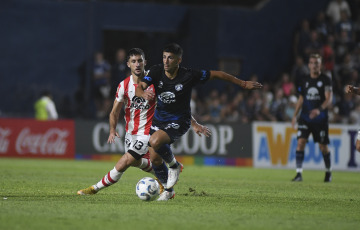 Mendoza, Argentina.- In the photos taken on February 15, 2024, during the match between Independiente Rivadavia de Mendoza and Instituto de Cordoba, in a match valid for the fifth date of Zone B of the Professional League Cup in the Bautista Gargantini stadium. Instituto de Córdoba achieved a victory as a visitor against Independiente Rivadavia de Mendoza by 2 to 0 and reached River Plate at the top of Zone A of the League Cup.