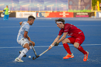 Santiago del Estero, Argentina.- In the photos taken on February 14, 2024, the Argentine men's field hockey team, Los Leones, faced their counterpart from Belgium, in a match in the second competition window of the Pro League. The Lions achieved a resounding 4-1 victory over their Belgian counterpart, at the beginning of the second window of action of the Pro League of the discipline, at the Provincial Stadium in Santiago del Estero.