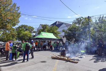 Viedma, Argentina.- In the photos taken on February 26, 2024, teachers participate in a national strike by the Confederation of Education Workers of the Argentine Republic (Ctera) in rejection of the economic adjustment of the national government and in demand for a better offer wage.