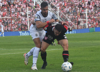 Córdoba, Argentina.- In the photos taken on February 18, 2024, Instituto vs. Independiente, in the game 6 in the Copa de la Liga in the Monumental of Alta Córdoba. Independente won 2-0 at Instituto. Then Gabriel Neves inaugurated the marker at the 25th minute of the first half. More late, in minute 31 of the stage, Lucas González increased the wind, securing the victory of Independence.