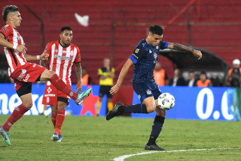 Buenos Aires, Argentina.- In the photos taken on February 19, 2024, Barracas Central reached Talleres, for the 6th tournament of Argentina - Copa LPF 2024 at the Estadio Tomás Ducó. Barracas won 2-1 at Talleres. The party goles for the local players Marco Iacobellis (1' 1T) and Maximiliano Zalazar (4' 2T). Just like the visitor's goal is Gastón Benavídez (31' 1T).