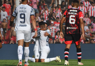 Córdoba, Argentina.- In the photos taken on February 18, 2024, Instituto vs. Independiente, in the game 6 in the Copa de la Liga in the Monumental of Alta Córdoba. Independente won 2-0 at Instituto. Then Gabriel Neves inaugurated the marker at the 25th minute of the first half. More late, in minute 31 of the stage, Lucas González increased the wind, securing the victory of Independence.