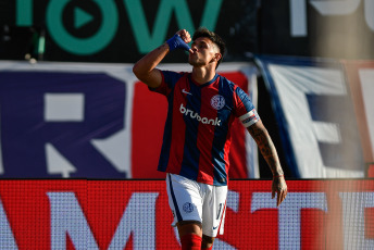 Buenos Aires, Argentina.- In the photos taken on February 13, 2024, during the match between San Lorenzo and Estudiantes de La Plata for the fifth round of the League Cup at the Nuevo Gasómetro stadium. San Lorenzo and Estudiantes La Plata tied 1-1. For San Lorenzo the goal was scored by Adam Bareiro (at 57 minutes). For Estudiantes La Plata the goal was scored by Javier Correa (at 13 minutes).