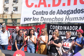 Buenos Aires, Argentina.- En las fotos tomadas el 21 de febrero del 2024, la Cámara Federal porteña declaró la incompetencia de ese fuero para tramitar la denuncia presentada contra la aplicación del llamado "protocolo antipiquetes" y resolvió que la causa se tramite en la justicia en lo Criminal ordinaria.