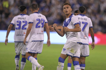 Buenos Aires, Argentina.- In the photos taken on February 26, 2024, during the match between Vélez Sarsfield and Tigre in a match corresponding to date 7 of the League Cup at the José Amalfitani stadium. Vélez Sarsfield tied Tigre 2-2. Vélez is eighth in Zone A of the tournament, while Tigre is last in Group B and has not yet won in the competition.