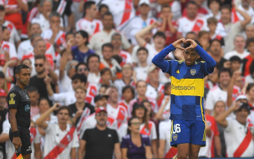 Buenos Aires, Argentina - In the photo taken on February 25, 2024, River and Boca tied 1-1 at the Más Monumental stadium on Sunday for the 7th date of the League Cup. The goals came in the second half, at the feet of Solari and Medina. Hot end in Núñez. With this result, Demichelis's team is at the top of Zone A with 13 points, equaling Independiente's line. Diego Martínez's team reached 10 points and are seventh in Zone B.