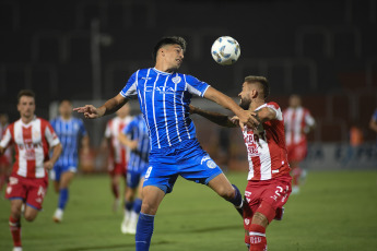 Mendoza, Argentina.- In the photos taken on February 13, 2024, during the match between Godoy Cruz and Unión de Santa Fe, for the fifth date of Zone B of the tournament at the Malvinas Argentina stadium. Godoy Cruz de Mendoza drew a goalless draw at home against Unión de Santa Fe and is the leader of Zone B of the Cup.