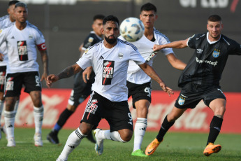 Buenos Aires, Argentina.- In the photos taken on February 19, 2024, Deportivo Riestra and Atlético Tucumán faced each other for the sixth date of the Professional League Cup (LPF) at the Bajo Flores club stadium. Deportivo Riestra achieved its historic first victory in the Professional League Cup by beating Atlético Tucumán 1-0, with the goal of its captain Milton Céliz, its rival, who has not yet won so far in the tournament.