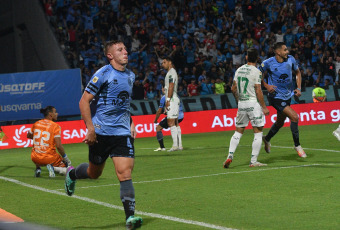 Córdoba, Argentina.- In the photos taken on February 19, 2024, Belgrano faces Sarmiento in a commitment corresponding to the sixth day of the 2024 Professional League Cup. Belgrano defeated Sarmiento 4-1. Peruvian footballer Bryan Reyna scored his first goal with Belgrano and strengthens himself in the starting eleven.