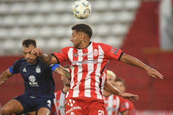 Buenos Aires, Argentina.- In the photos taken on February 19, 2024, Barracas Central reached Talleres, for the 6th tournament of Argentina - Copa LPF 2024 at the Estadio Tomás Ducó. Barracas won 2-1 at Talleres. The party goles for the local players Marco Iacobellis (1' 1T) and Maximiliano Zalazar (4' 2T). Just like the visitor's goal is Gastón Benavídez (31' 1T).