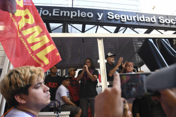 Buenos Aires, Argentina.- In the photos taken on February 15, 2024, social organizations gathered in front of the headquarters of the Ministry of Labor of the Nation, demanding "a minimum wage equal to the basic basket" and assistance food for canteens and picnic areas throughout the country, while the meeting of the Minimum Wage Council was taking place.