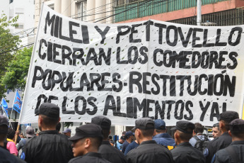 Buenos Aires, Argentina.- In the photos taken on February 8, 2024, a group of protesters, belonging to the social movements grouped in the Unidad Piquetera (UP), gather in Plaza Alsina in the Buenos Aires town of Avellaneda, with intentions to reach the Pueyrredón Bridge, to demand food assistance for the community kitchens.