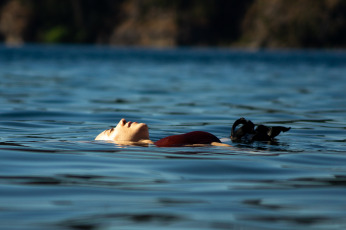 Rio Negro, Argentina.- In the photos taken on February 5, 2024, Argentines endure the high temperatures that were recorded throughout the country. At least 30 cities exceeded 35° temperatures and five of them exceeded 40°, according to the National Meteorological Service, which recorded one of the hottest days of 2024 in Argentina. The cities in the north and center of the country were the hottest.