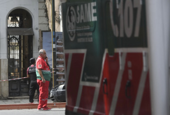 Buenos Aires, Argentina.- En las fotos tomadas el 8 de febrero del 2024, muestra la obra en construcción que se desplomó en Caballito, Buenos Aires. Una mujer murió tras el derrumbe, mientras continuaba la búsqueda entre los escombros de su pareja. Además siete personas fueron rescatadas por el SAME y personal de bomberos, informó la Policía de la Ciudad.