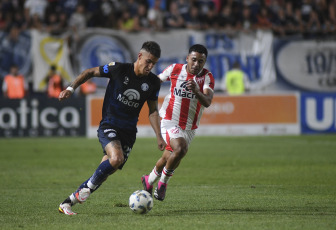 Mendoza, Argentina.- In the photos taken on February 15, 2024, during the match between Independiente Rivadavia de Mendoza and Instituto de Cordoba, in a match valid for the fifth date of Zone B of the Professional League Cup in the Bautista Gargantini stadium. Instituto de Córdoba achieved a victory as a visitor against Independiente Rivadavia de Mendoza by 2 to 0 and reached River Plate at the top of Zone A of the League Cup.