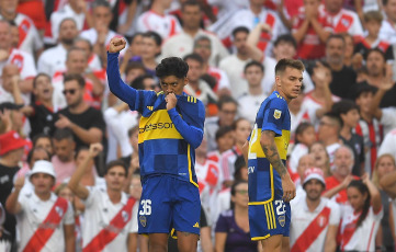 Buenos Aires, Argentina - In the photo taken on February 25, 2024, River and Boca tied 1-1 at the Más Monumental stadium on Sunday for the 7th date of the League Cup. The goals came in the second half, at the feet of Solari and Medina. Hot end in Núñez. With this result, Demichelis's team is at the top of Zone A with 13 points, equaling Independiente's line. Diego Martínez's team reached 10 points and are seventh in Zone B.