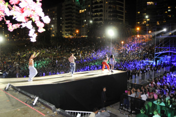 Mar del Plata, Argentina.- En las fotos tomadas el 13 de febrero del 2024, miles de personas disfrutaron de la fiesta Bresh, el evento que combina los principales hits musicales bailables, con puestas en escena originales, presencia de destacados DJ, cerraron los festejos por el 150° aniversario de Mar del Plata.