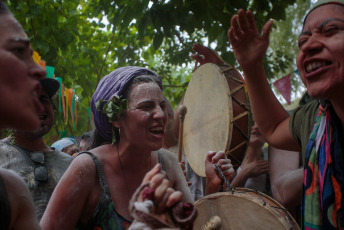 La Rioja, Argentina.- In photos taken on February 12, 2024, people enjoy carnivals around the country. Traditions, music and dance attract tourists in many cities in Argentina, as a transcendental event in the annual tourist calendar, special for a long weekend that includes Monday and Tuesday.