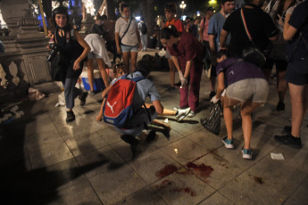 Buenos Aires, Argentina.- In photos taken on February 1, 2024, new clashes between police and protesters occurred outside Congress during the debate in the Chamber of Deputies of the so-called Bases law, which led legislators from the Kirchnerism and the left to present a motion to suspend the session, which was rejected by the majority of the legislative body.