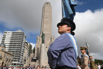 Rosario, Argentina.- In the photos taken on February 27, 2024, Mayor Pablo Javkin led the act of commemoration of the 212th anniversary of the first raising of the National Flag, raised for the first time in Rosario, on the banks of the Paraná River by General Manuel Belgrano.