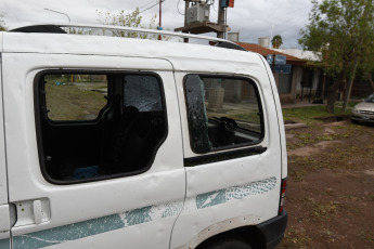 Mendoza, Argentina.- In the photos taken on February 29, 2024, a hail storm caused fallen trees, flooded streets, power outages and some homes suffered damage to their roofs and 20 people were treated for minor injuries in various areas. towns of Mendoza, official sources reported.