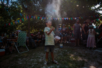 La Rioja, Argentina.- In photos taken on February 12, 2024, people enjoy carnivals around the country. Traditions, music and dance attract tourists in many cities in Argentina, as a transcendental event in the annual tourist calendar, special for a long weekend that includes Monday and Tuesday.