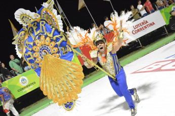 Corrientes, Argentina.- In the photos taken on February 13, 2024, they show the Carnival party in the Capital of Corrientes that boosted tourism, to the point that hotel occupancy rose to 100% in the first half of February, sources municipal reported, with visitors who, in addition, fill the beaches and "generate an important economic movement in the city."