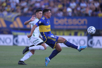 Buenos Aires, Argentina.- In the photos taken on February 1, 2024, during the match between Boca Juniors and Sarmiento de Junín at the Nuevo Gasómetro for the second date of Zone B of the Professional League Cup. Boca and Sarmiento did not differ in their meeting. The first half started positively for Boca Juniors, who took advantage of the opportunity to open the scoring with Miguel Ángel Merentiel in the 8th minute. Sarmiento equalized through a goal from José Mauri in the 26th minute of the second half.