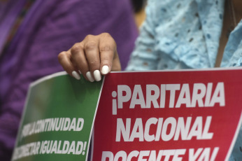 Buenos Aires, Argentina.- In the photos taken on February 14, 2024, the Confederation of Education Workers (Ctera) warned that "the start of classes is in danger" and reiterated its request to the national government for the "urgent call" to the national teaching parity, a few days before the beginning of the school year throughout the country.