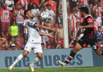 Córdoba, Argentina.- En las fotos tomadas el 18 de febrero del 2024, Instituto vs. Independiente, en la fecha 6 por la Copa de la Liga en el Monumental de Alta Córdoba. Independiente venció por 2-0 a Instituto. Fue Gabriel Neves quien inauguró el marcador al minuto 25 de la primera mitad. Más tarde, en el minuto 31 de la misma etapa, Lucas González aumentó la ventaja, asegurando la victoria de Independiente.