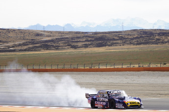 El Calafate, Argentina - In the picture taken on February 24, 2024, the Turismo Carretera is present at the Enrique "Quique" Freile racetrack, in El Calafate, where the first date of the 2024 season is being disputed. According to the schedule, three practice sessions were to be held on Saturday for the main division. This Friday it was informed that the first practice of the day was cancelled. Therefore, the start of the activity, which was scheduled for 8:50 am, will begin at 10 am.